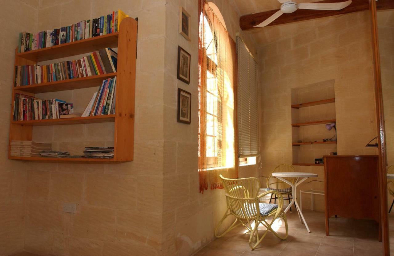 Tal-Masklu Farmhouse Gharb  Exterior photo